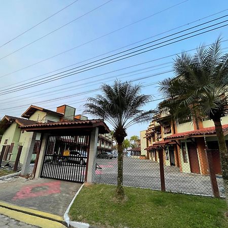 Pe Na Areia Na Praia Das Toninhas - Villagio 24 Porto Feliz อูบาตูบา ภายนอก รูปภาพ