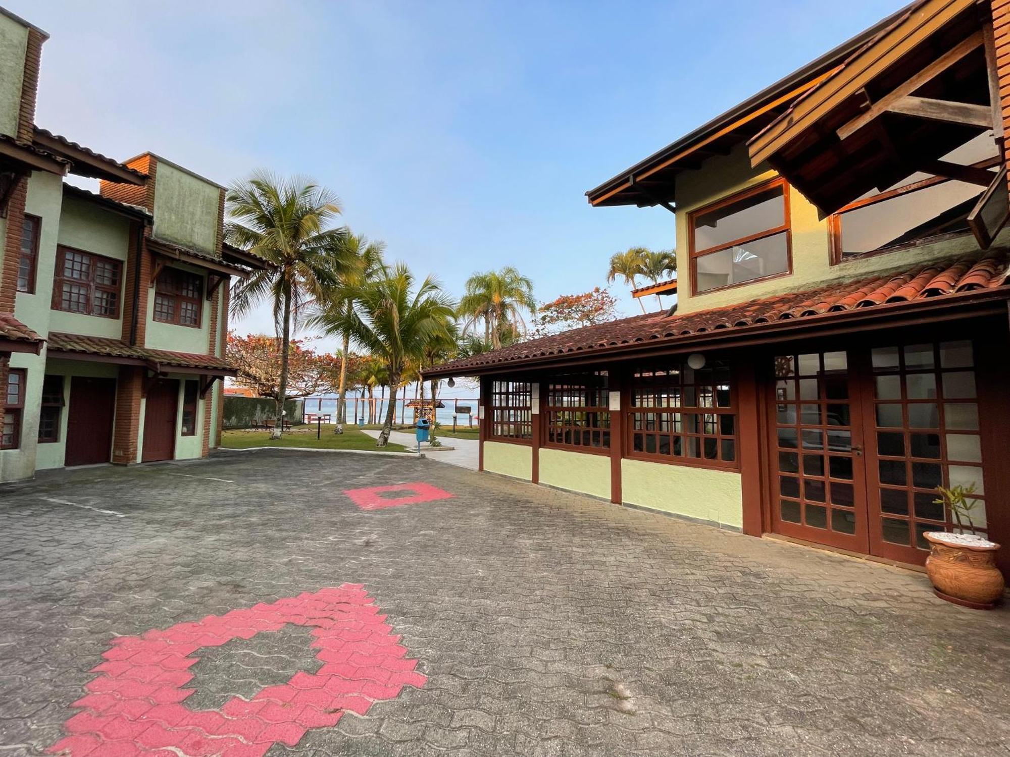 Pe Na Areia Na Praia Das Toninhas - Villagio 24 Porto Feliz อูบาตูบา ภายนอก รูปภาพ